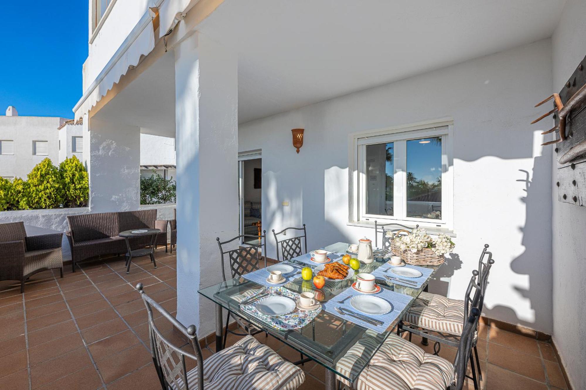 Increible Piso 4 Dorm, Terraza, Parking & Pool * Marbella