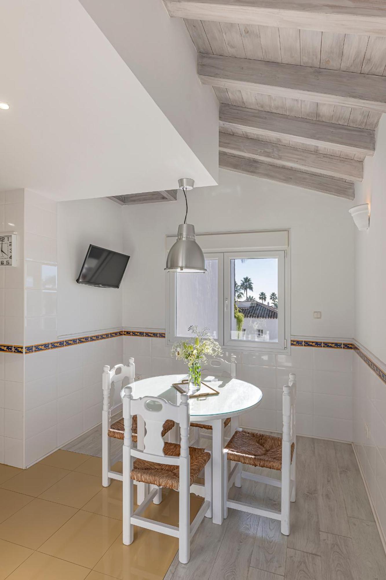Increible Piso 4 Dorm, Terraza, Parking & Pool Appartement Marbella