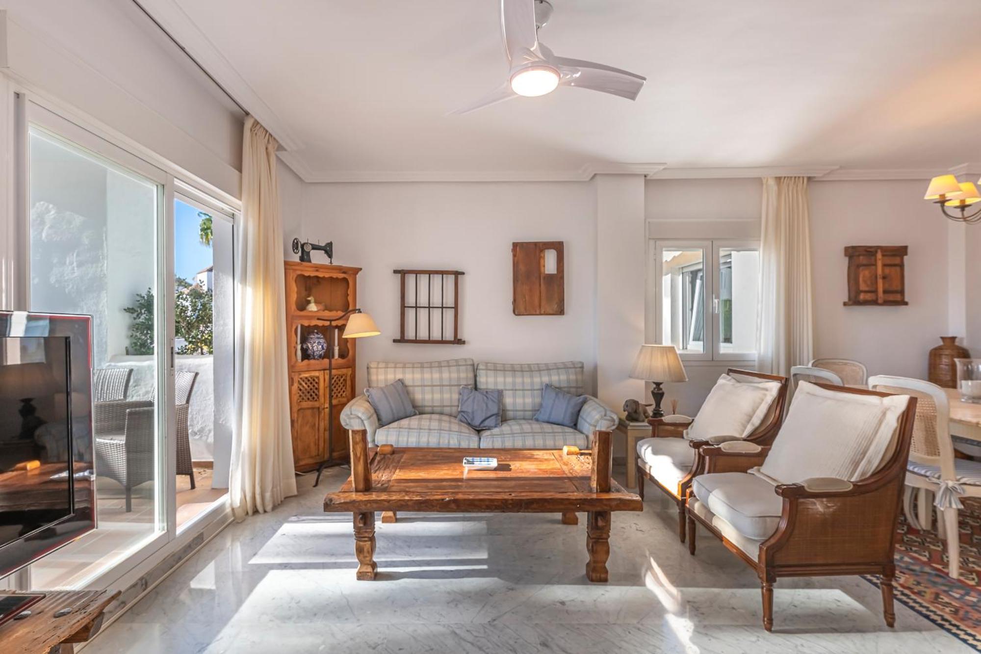 Increible Piso 4 Dorm, Terraza, Parking & Pool * Marbella