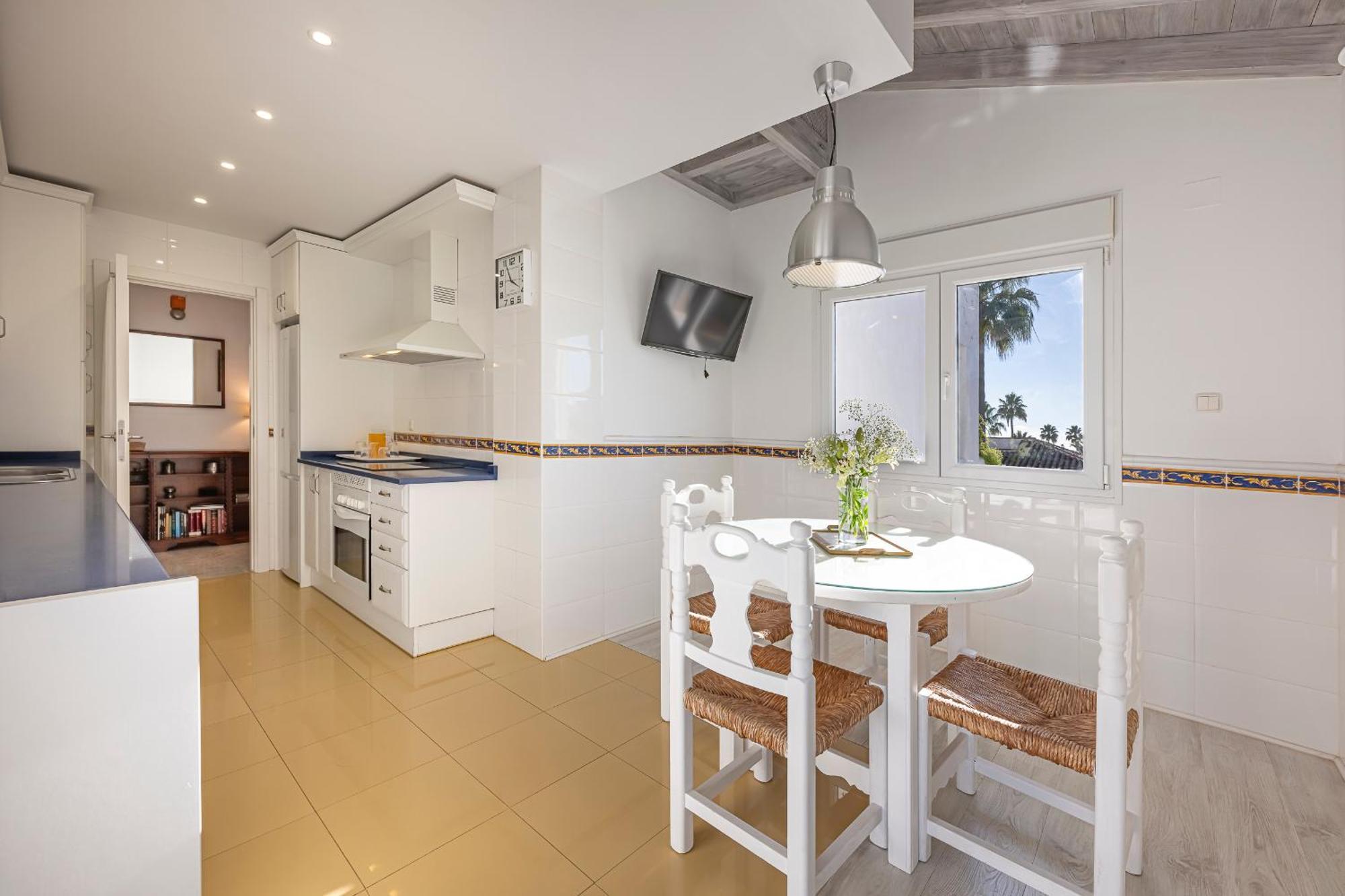 Increible Piso 4 Dorm, Terraza, Parking & Pool Apartamento *