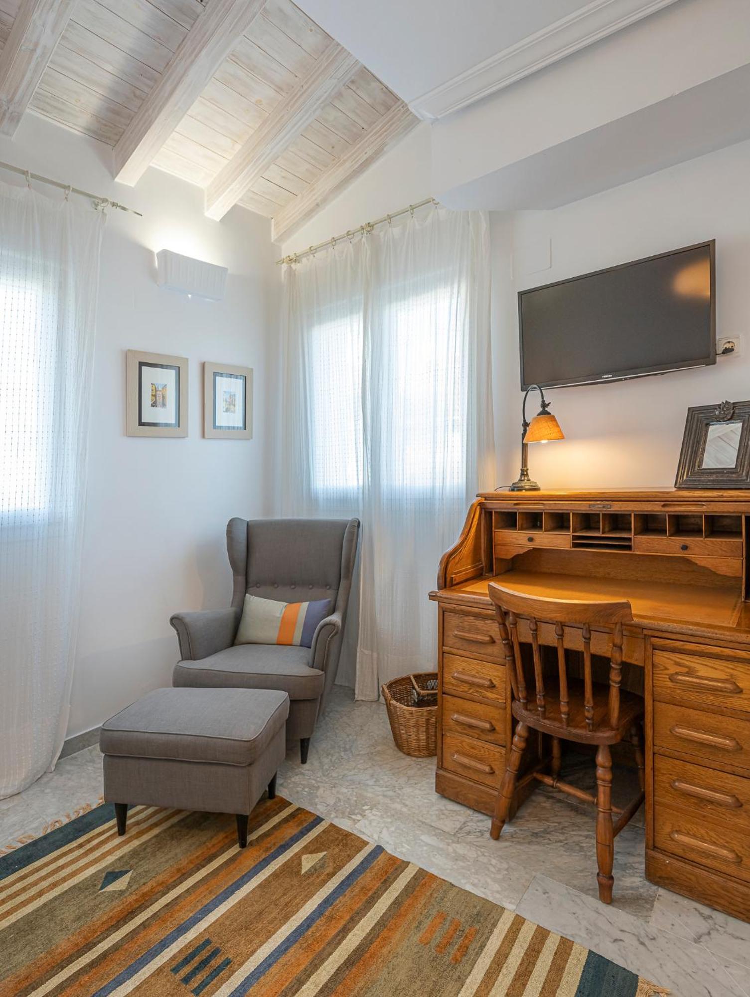 Increible Piso 4 Dorm, Terraza, Parking & Pool Apartamento *