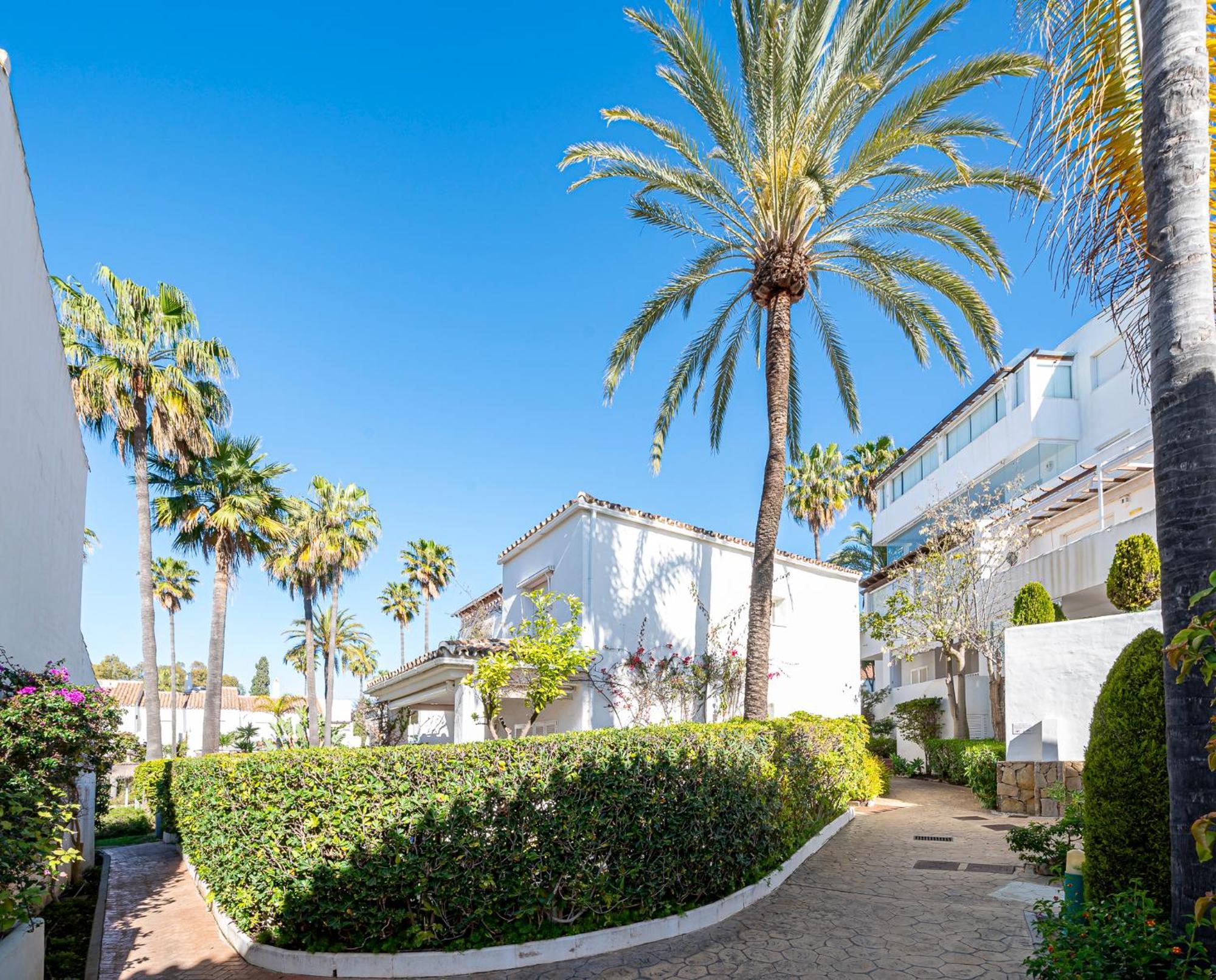Increible Piso 4 Dorm, Terraza, Parking & Pool Apartamento *